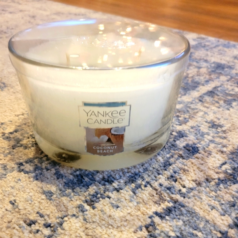 Yankee Candle Coconut Beach Candle
